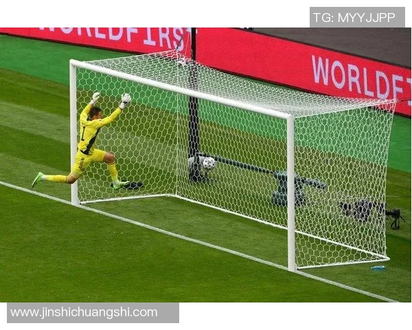 视频疯传：中场吊射破门引全场沸腾