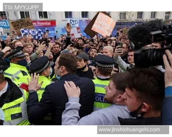 冲突升级切尔西内部矛盾爆发球队高层与主教练激烈争执引发关注 冲突升级切尔西内部矛盾爆发球队高层与主教练激烈争执引发关注